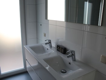 tidy chalet with a dishwasher on the bemelerberg