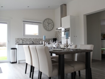 tidy chalet with a dishwasher on the bemelerberg