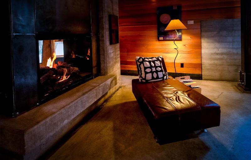 Gravity Haus Truckee-Tahoe,Nevada County>>Lake Tahoe,4 star