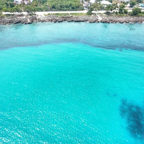 green sea villa helen inn located at kilometer 4 circunvalar