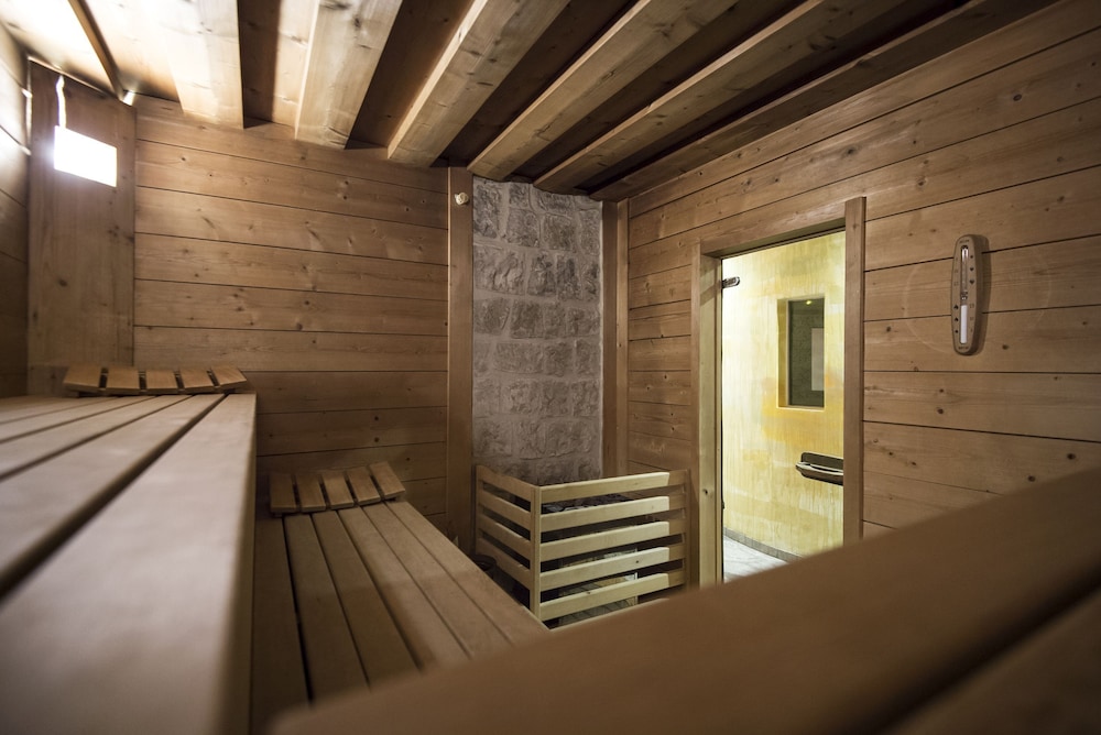 post alpina family mountain chalets