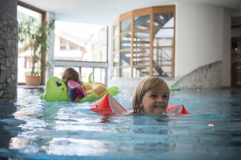 post alpina family mountain chalets