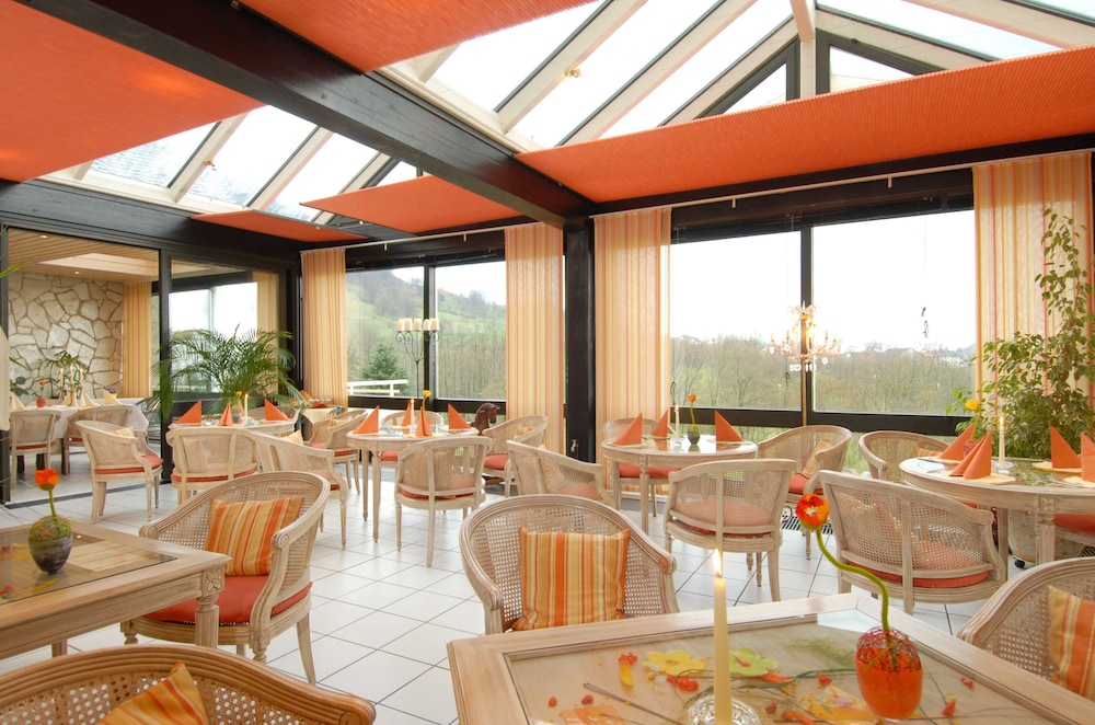 sure hotel by best western rhoen garden