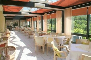 sure hotel by best western rhoen garden