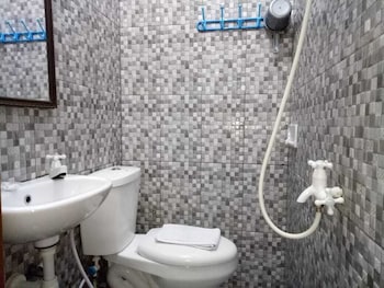 hotel syariah mama kutajaya pasar kemis
