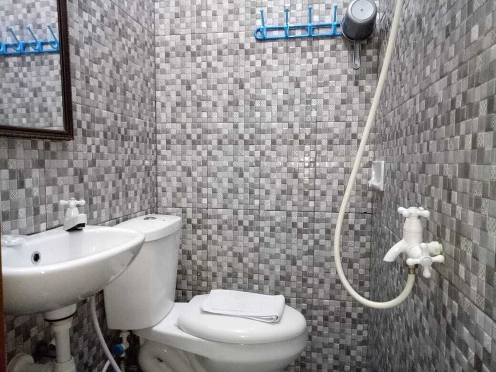 hotel syariah mama kutajaya pasar kemis