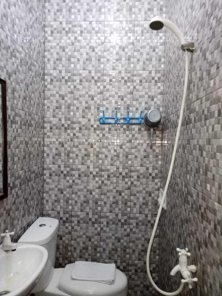 hotel syariah mama kutajaya pasar kemis