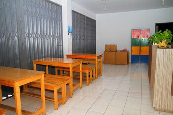 hotel syariah mama kutajaya pasar kemis