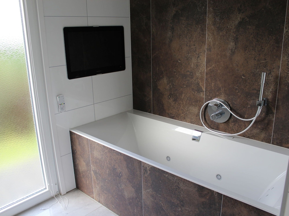 atmospheric chalet on top of the bemelerberg