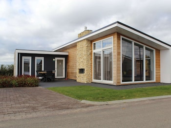 atmospheric chalet on top of the bemelerberg