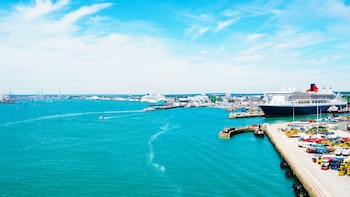 shirley house self catering guest house 5 min drive to cruise ship terminals and city centre