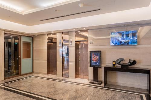 check inn select taichung dadun