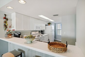 seacrest 702 is a gulfview 2 br on okaloosa island by redawning
