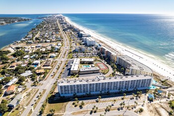 seacrest 605 is a 2 br gulf front on okaloosa island by redawning