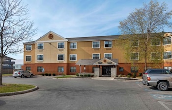 suburban studios columbus north