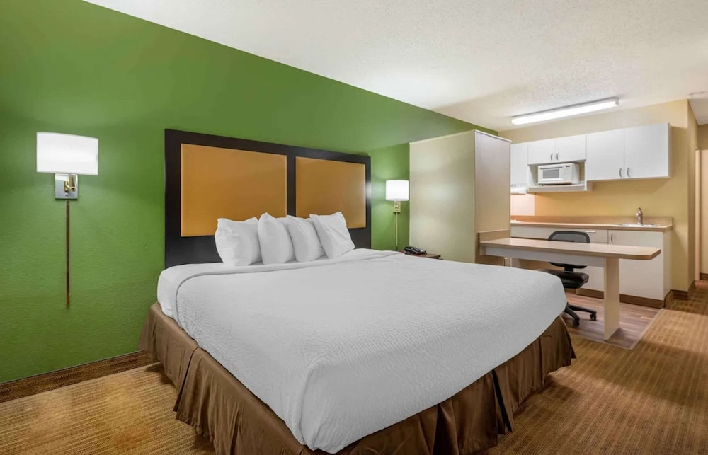 suburban studios columbus north