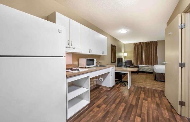 suburban studios columbus north