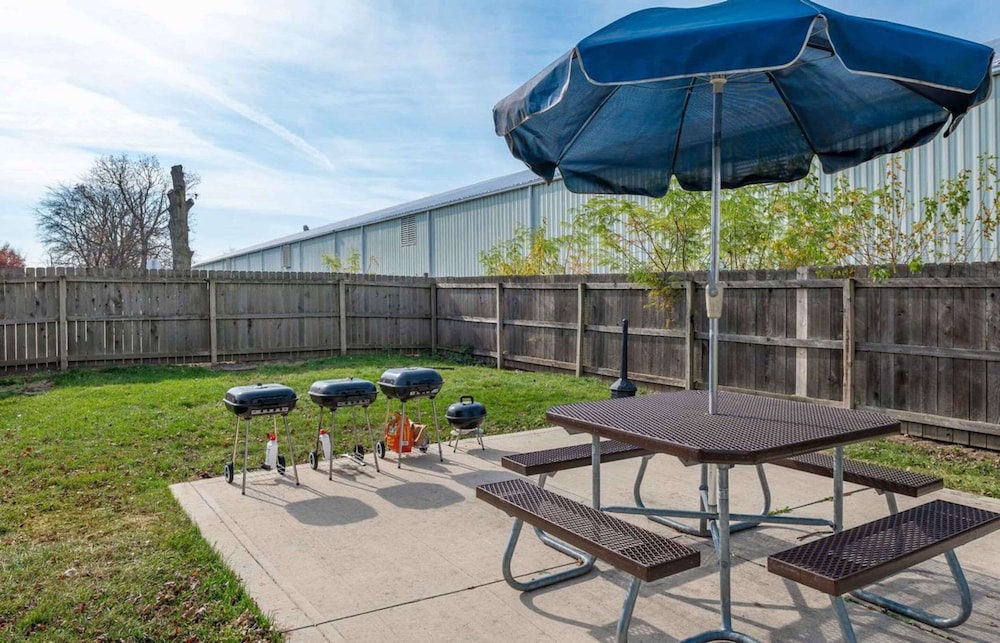 suburban studios columbus north