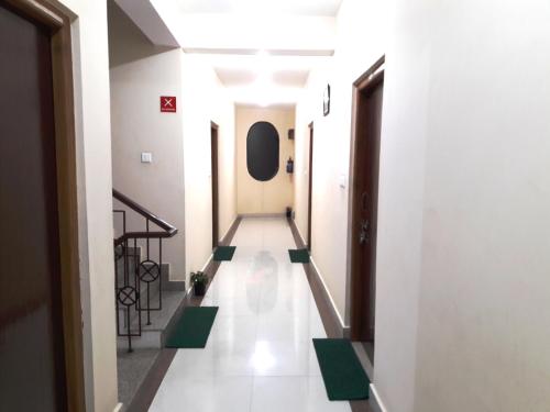 hotel avlokan near kainchi dham mandir