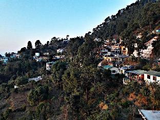 hotel avlokan near kainchi dham mandir