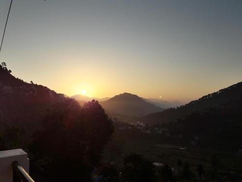 hotel avlokan near kainchi dham mandir