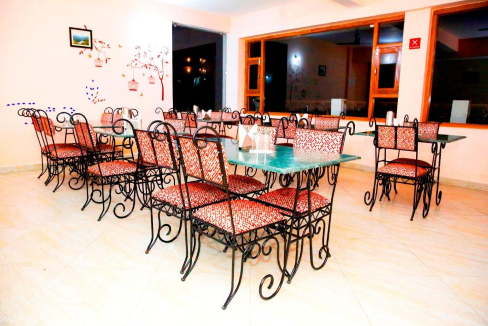hotel avlokan near kainchi dham mandir