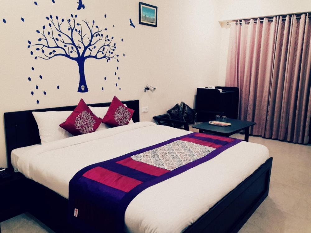 hotel avlokan near kainchi dham mandir