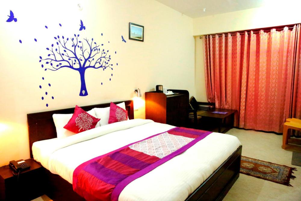 hotel avlokan near kainchi dham mandir
