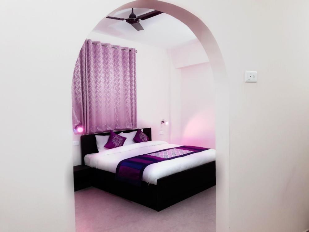 hotel avlokan near kainchi dham mandir