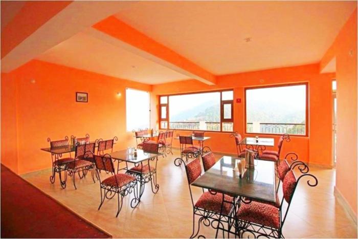 hotel avlokan near kainchi dham mandir