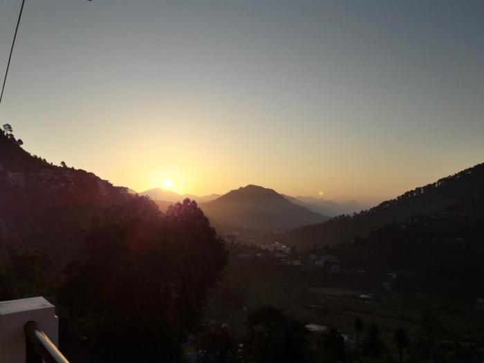 hotel avlokan near kainchi dham mandir