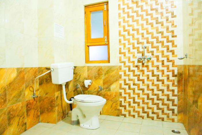 hotel avlokan near kainchi dham mandir