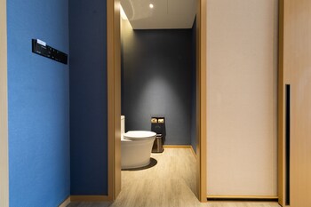 atour hotel jiangxia metro station