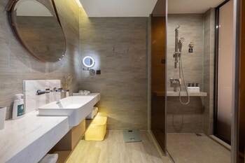 atour hotel jiangxia metro station