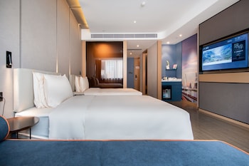 atour hotel jiangxia metro station