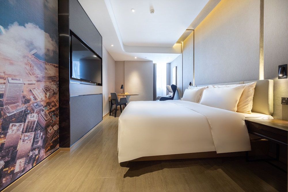 atour hotel jiangxia metro station