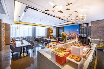 atour hotel jiangxia metro station