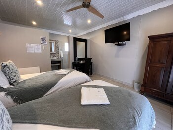 le grant guesthouse and conference facility