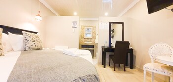 le grant guesthouse and conference facility
