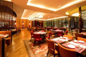 solaire resort entertainment city