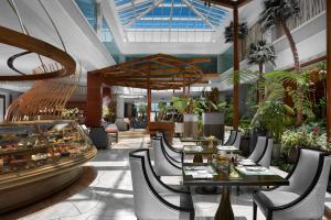 solaire resort entertainment city