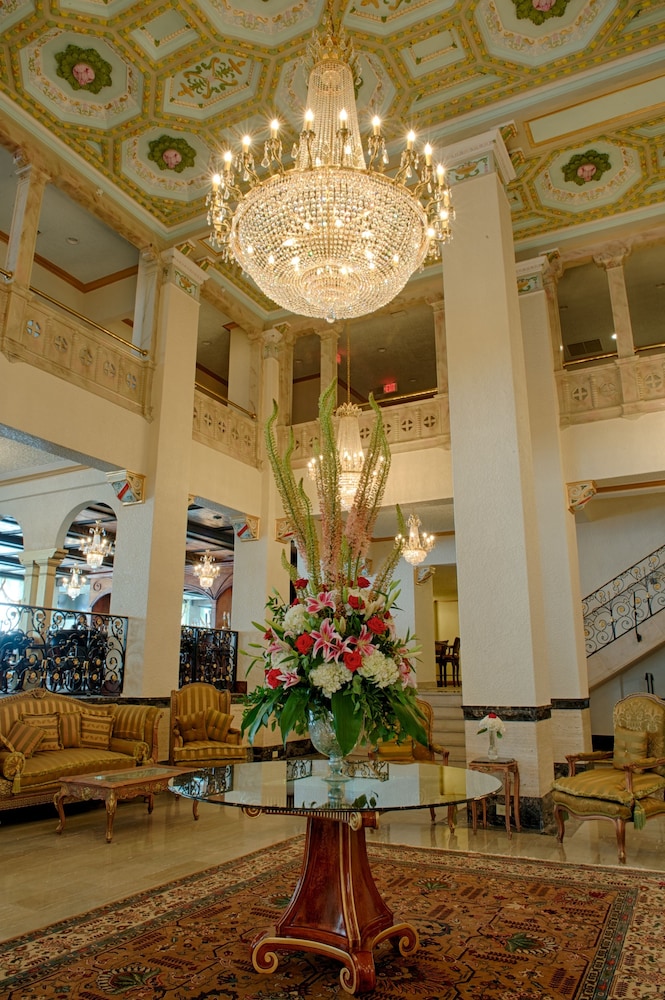 hotel flor tampa downtown tapestry collection by hilton