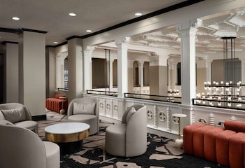 hotel flor tampa downtown tapestry collection by hilton