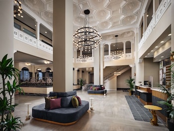 hotel flor tampa downtown tapestry collection by hilton