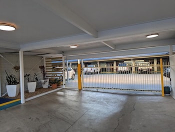y motels rockhampton