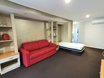 the aston motel tamworth