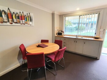 the aston motel tamworth