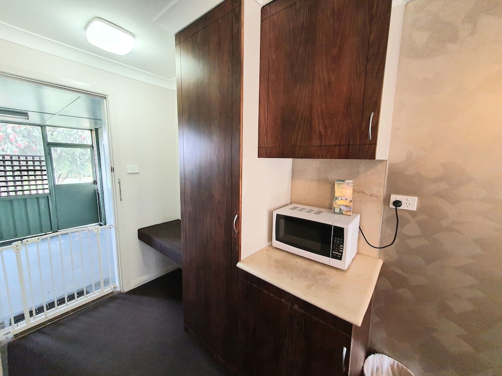 the aston motel tamworth