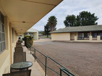 the aston motel tamworth