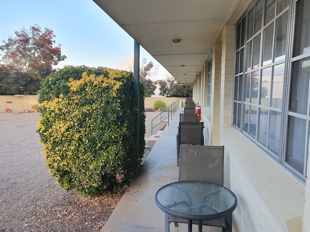 the aston motel tamworth